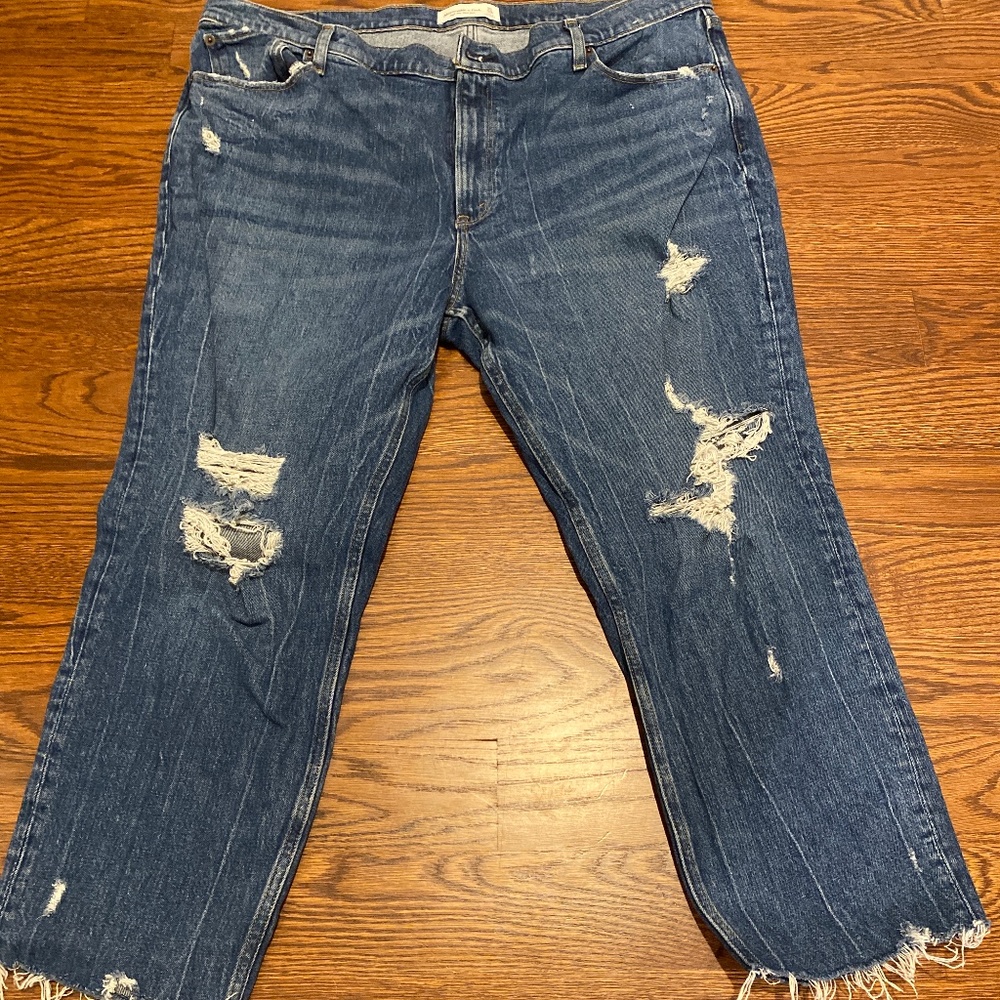 Brand New (No Tags) Abercrombie and Fitch Distressed High-Rise Mom Jeans (Sz 20R